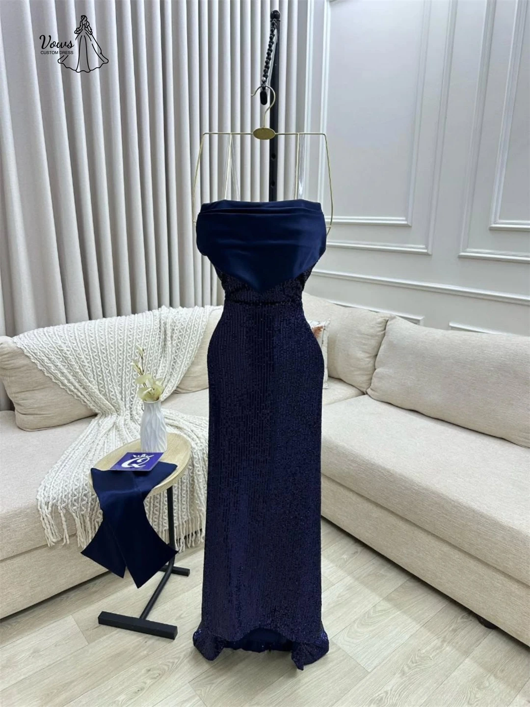 ชุดราตรีออกงานหรูหราประดับเลื่อมแบบสั่งตัดพิเศษสำหรับผู้หญิง แขนเสื้อแบบเปิดไหล่ เหมาะสำหรับงานเลี้ยง งานพรอม