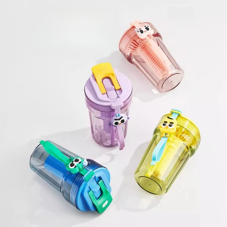 

New double-wall, high-quality, portable, hand-held straw coffee cup for children with tea strainer and leak-proof cup