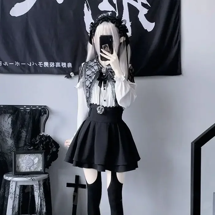 Blusa gótica Vintage Harajuku de Lolita para mujer, camisa de manga larga con cuello de murciélago calado de encaje con lazo estético japonés Y2k, Tops elegantes