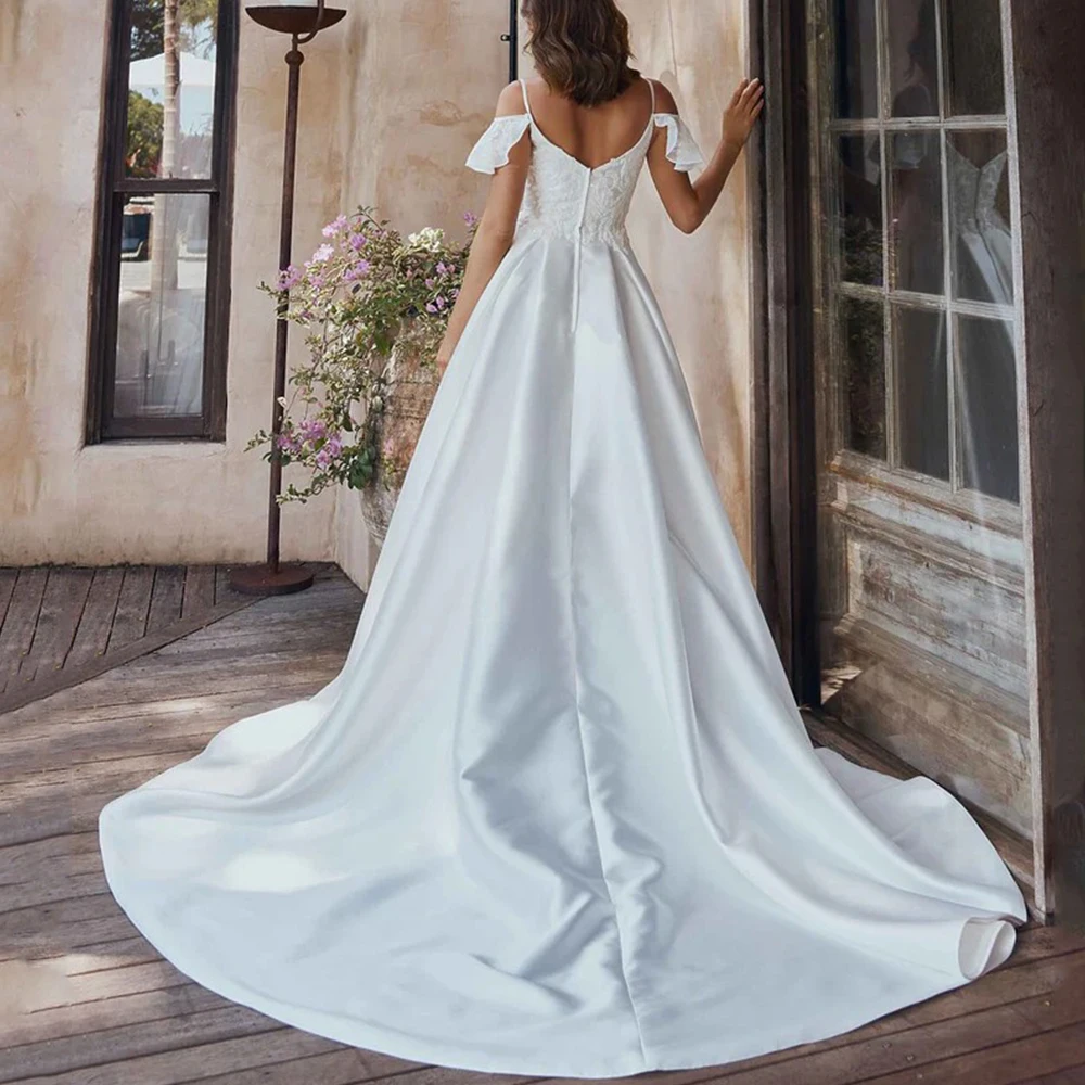 Modern Spaghetti Straps Off the Shoulder Wedding Dress V-Neck A-Line Applique Bride A-Line Floor Length Satin Customized Gown