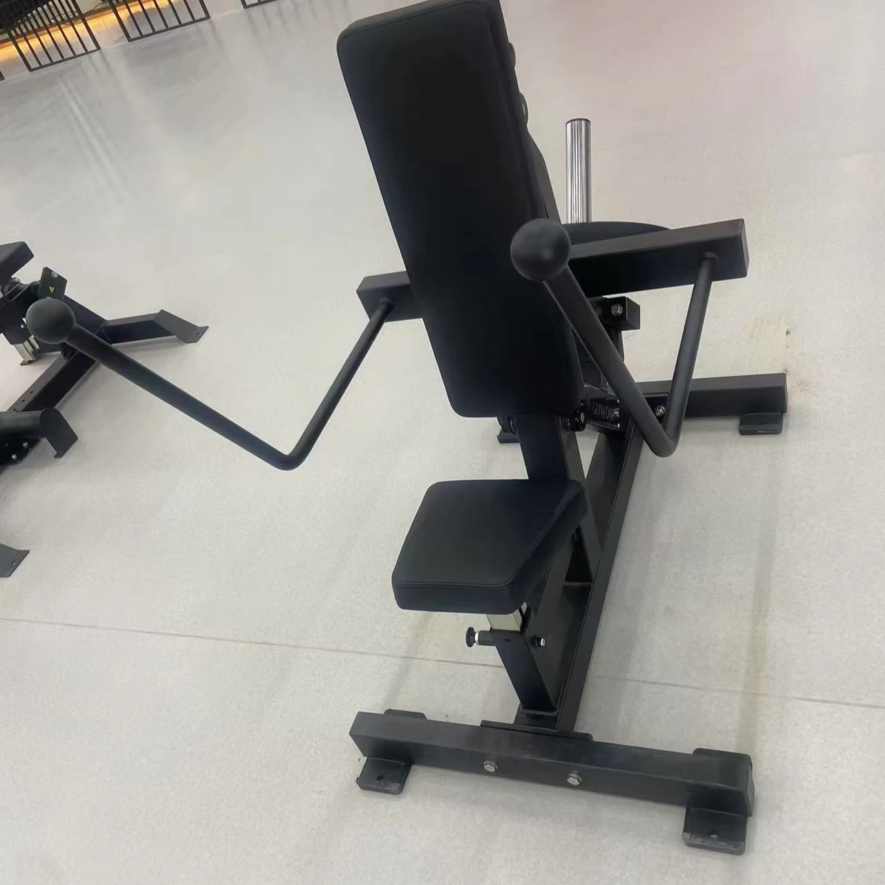 

Коммерческий фитнес-тренажер для рук, тренажерный зал, стальной материал, защитная функция, силовая тренировка для ног