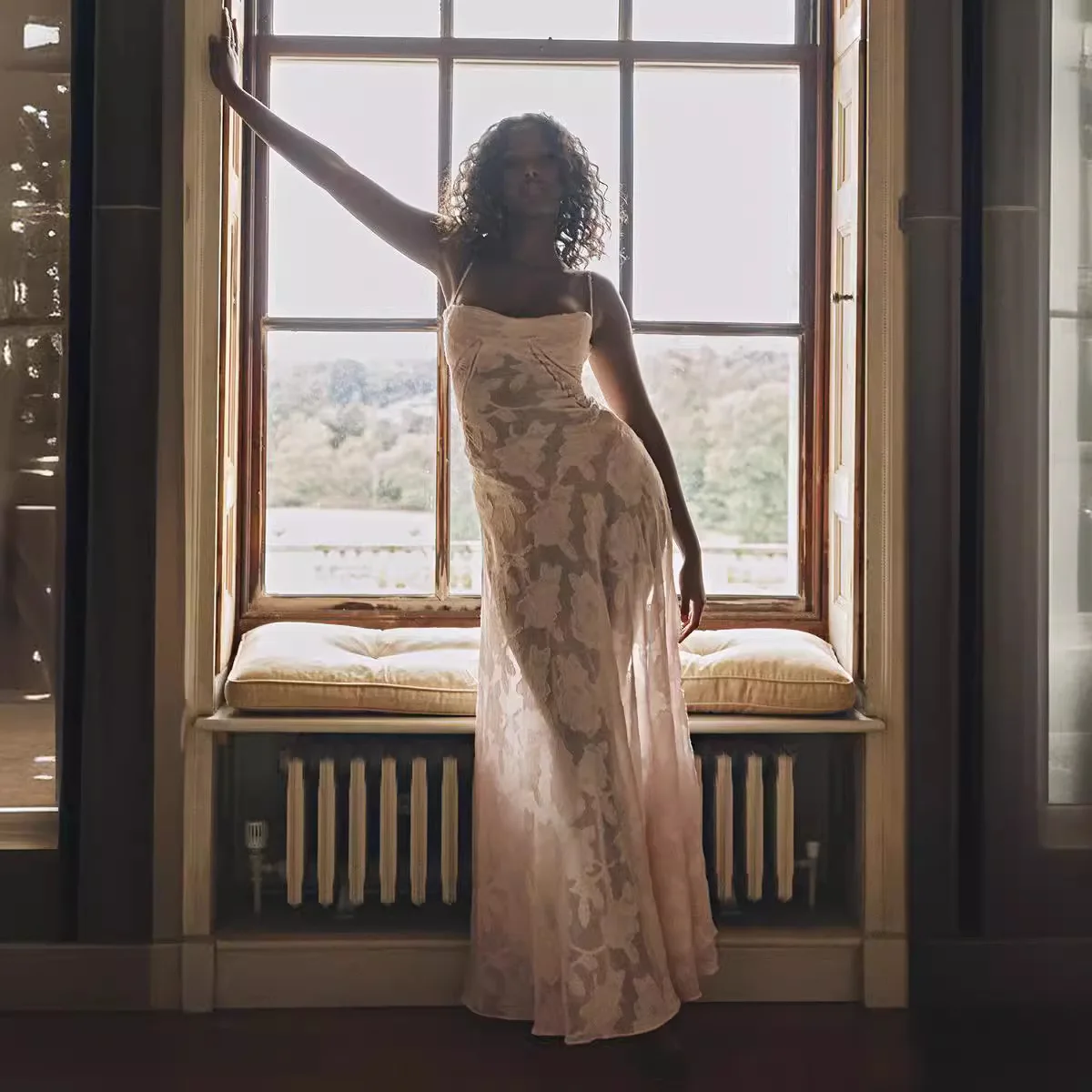 Vestido francês do laço para o salão de baile, trajes do homem ardente, rainha da dança