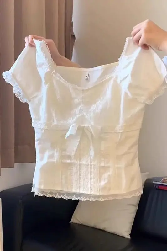 

Корейская блузка с кружевной отделкой, лето 2023 года, молодежный дизайнерский нишевый универсальный топ с воротником Питера Пэна