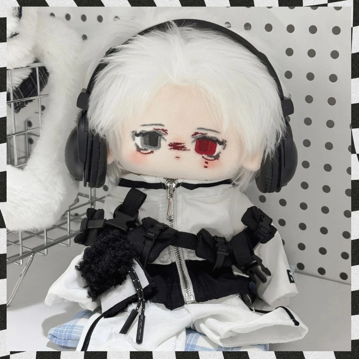 

20cm Game Love And DeepspaceSylus Different Pupil War Damage Version Cosplay Doll Body With Skeleton Soft Dress Up Gifts Toys