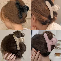 White Pink Plush Hair Claw Clips Faux Furry Elegant Acrylic Barrette for Women Winter Hair Clip Headwear Trendy Hair Accessories