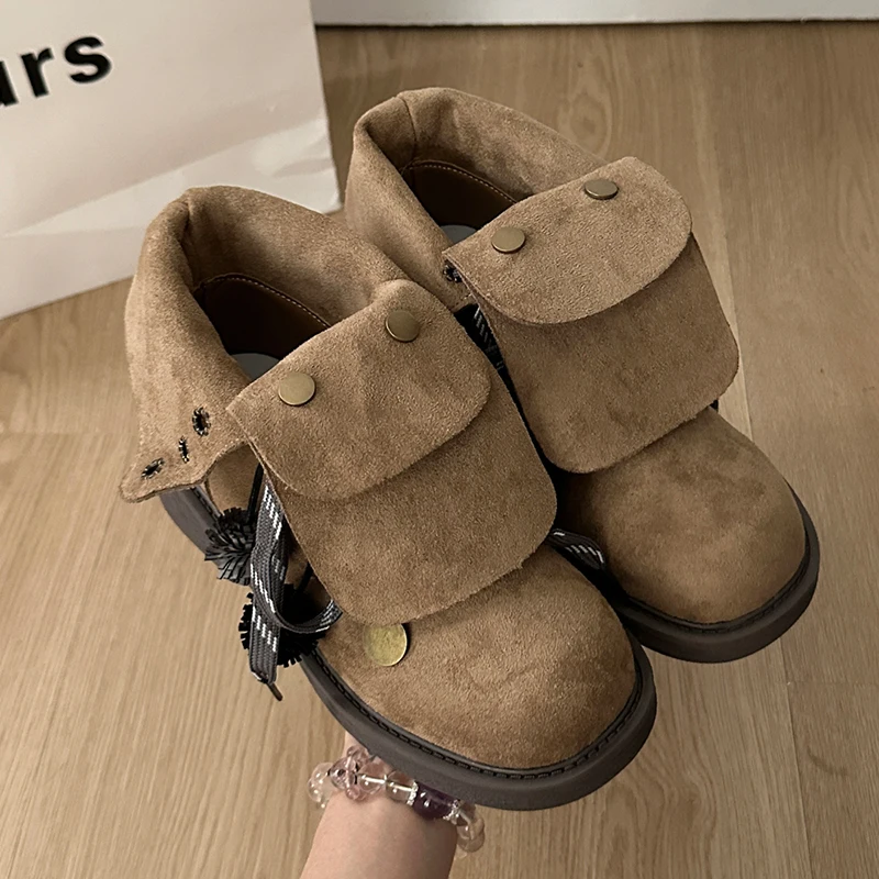 المرأة حذاء من الجلد الشقق مصمم الجلد المدبوغ أحذية شتاء 2025 تشيلسي الأحذية الاتجاه الجديد الدانتيل يصل المشي ماركة أحذية رياضية Mujer Zapatos