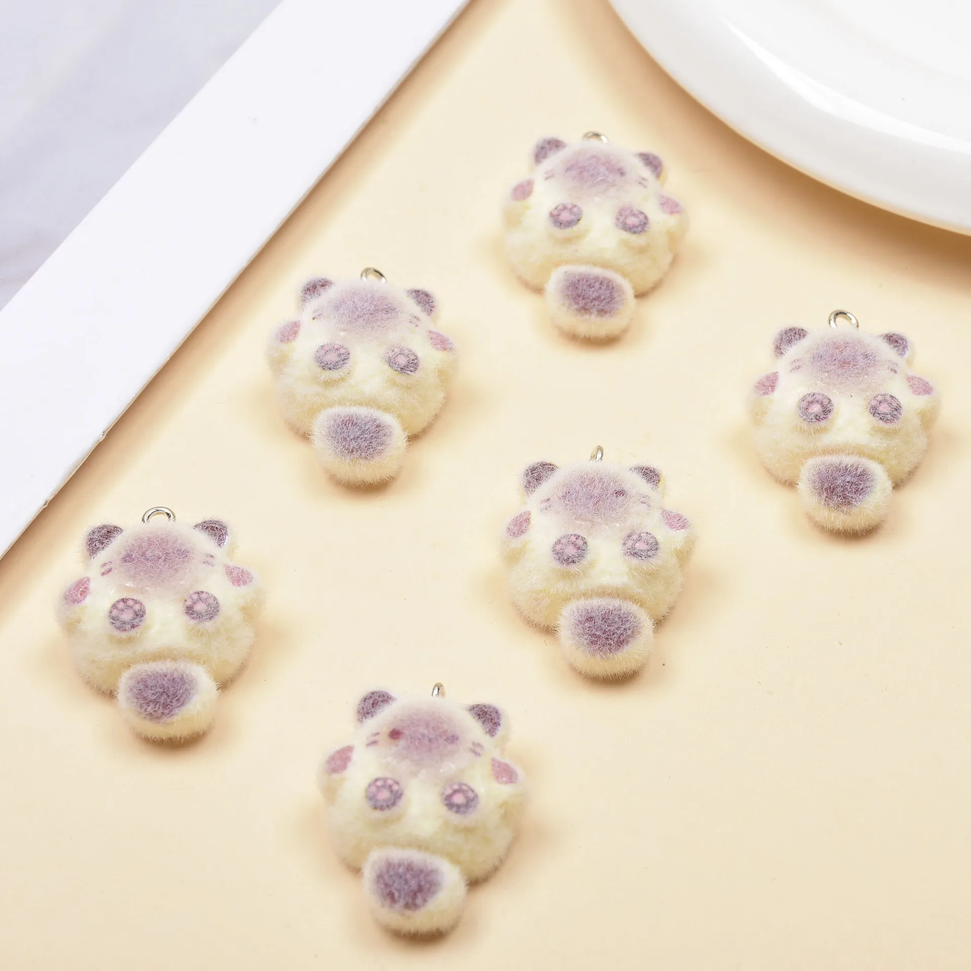 20pcs Fluffy Cute Resin Charms Cartoon Flocking Cat Shape Doughnut Pendant For Earring Keychains DIY Phone Chains Jewelry Make