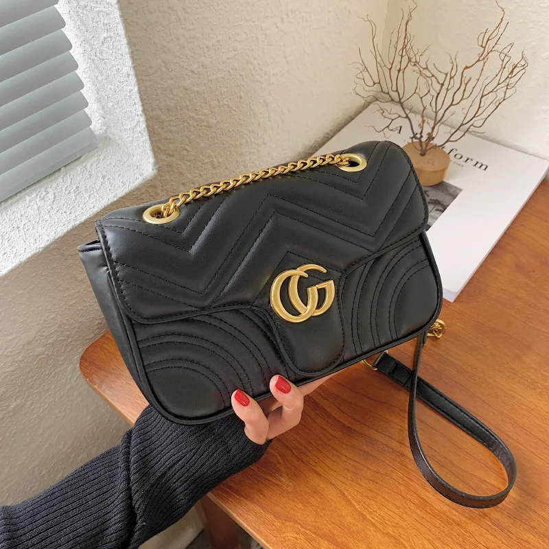 ​2025 New Women's Love Chain Crossbody Bag - Wave Pattern Shoulder Purse, Fashionable Versatile for Daily Use, Chic Design​