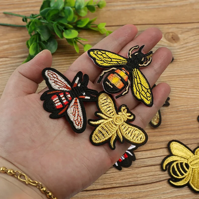 Metallic Gold Thread Embroidery Bee Patches Iron on Silver Wasp Cloth Appliques Small Fashion Thermo Adhesive Decals for Garment