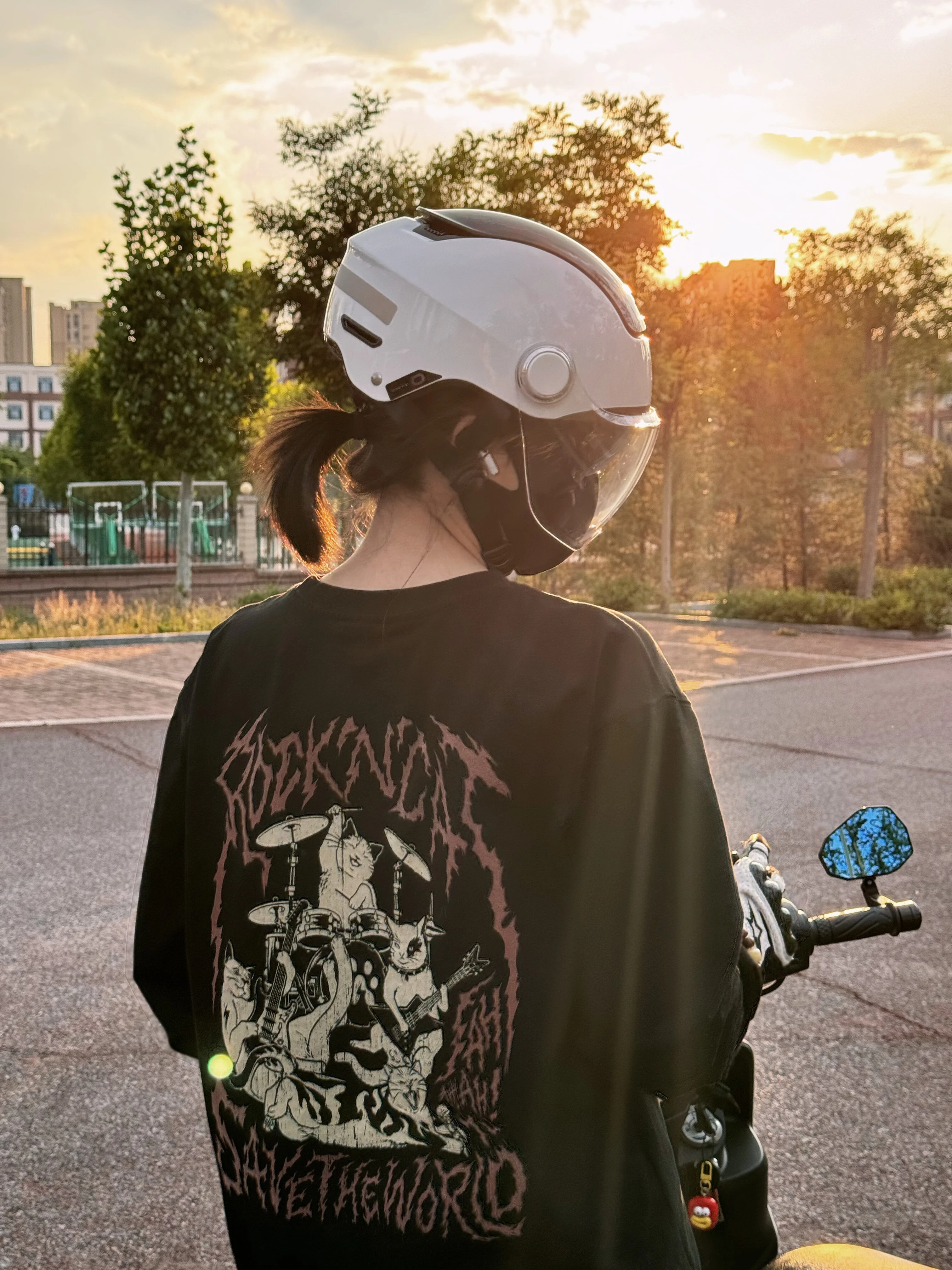 BIBEE Fortschrittlicher E-Bike-Helm für Stadtfahrer, Patentierte AirHuge-Belüftung, Doppelvisiere, Glänzende ABS-Schale, Leichte Sicherheitsausrüstung – Detail 11