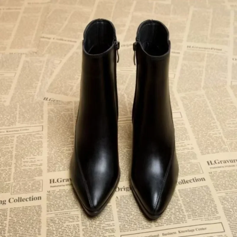 

Женские черные сапоги на высоком каблуке в корейском стиле, осенне-зимние короткие эластичные сапоги на толстом каблуке с острым носком для студенток