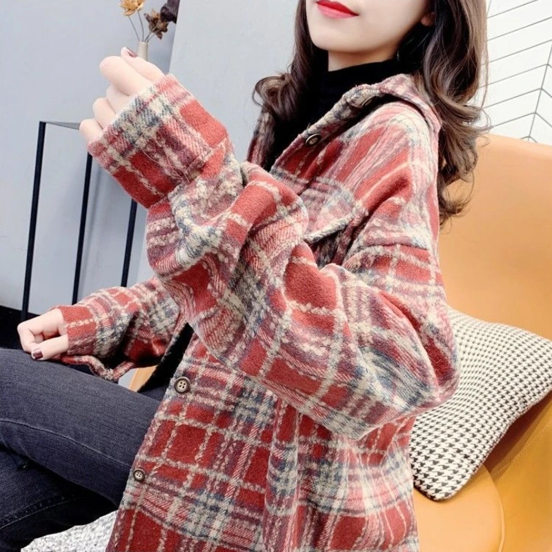 

Модная женская клетчатая фланелевая рубашка, пальто 2025 года, мягкая нечеткая блузка с длинными рукавами на весну, топ в уличном стиле