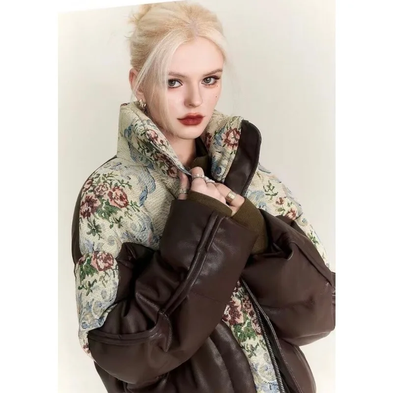 เสื้อแจ็คเก็ตขนเป็ดสำหรับผู้หญิง ลายปักแบบแจ็คการ์ด แต่งหนัง PU แบบต่อผ้า ทรงครอป สีขาว บุด้วยขนเป็ดขาว อุ่นหนา เหมาะสำหรับฤดูหนาว