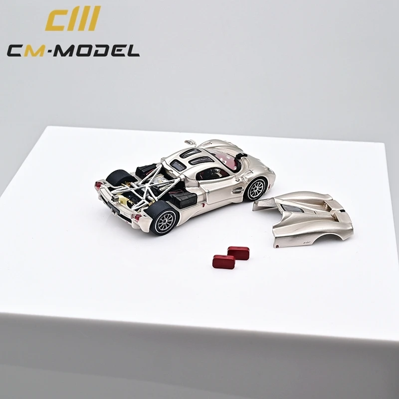 CM In Stock 1:64 Utopia Champagne Gold Magnetic Detachable Hood Diecast Diorama Car Model Collection Miniature Toys