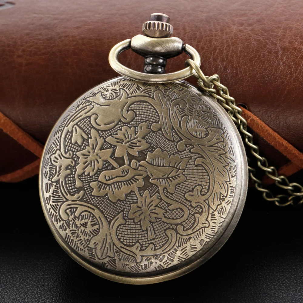 Vintage Bronze Animal Series Moon Wolf Hollow Gentleman Quartz Pocket Watch Steampunk Necklace Pendant Men's and Women's Gift