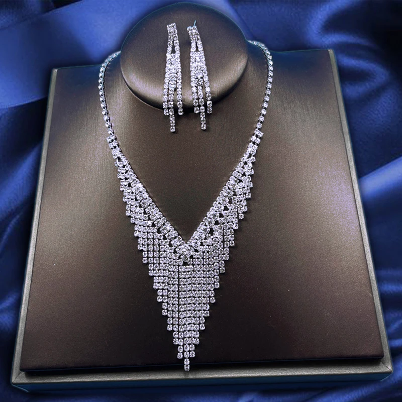 Luxury Crystal Tassel Bride Jewelry Set Rhinestone V Shape Silver-plated Wedding Dress Banquet Necklace Earring Set Ladies Gift