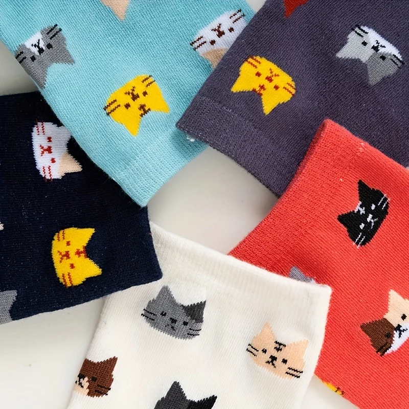 5足の秋と冬の女性用ファッショナブルで甘くてかわいい漫画の猫柄の多用途で快適で暖かいロングソックス