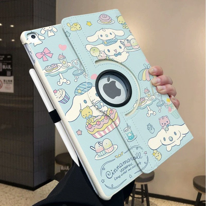 حافظة جلدية دوارة 360 درجة من Sanrio Cinnamoroll Kawaii حافظة لجهاز ipad 2025 مقاس 11 بوصة Air 7/6 Hyernate Wake 10.2 ipad حافظة واقية