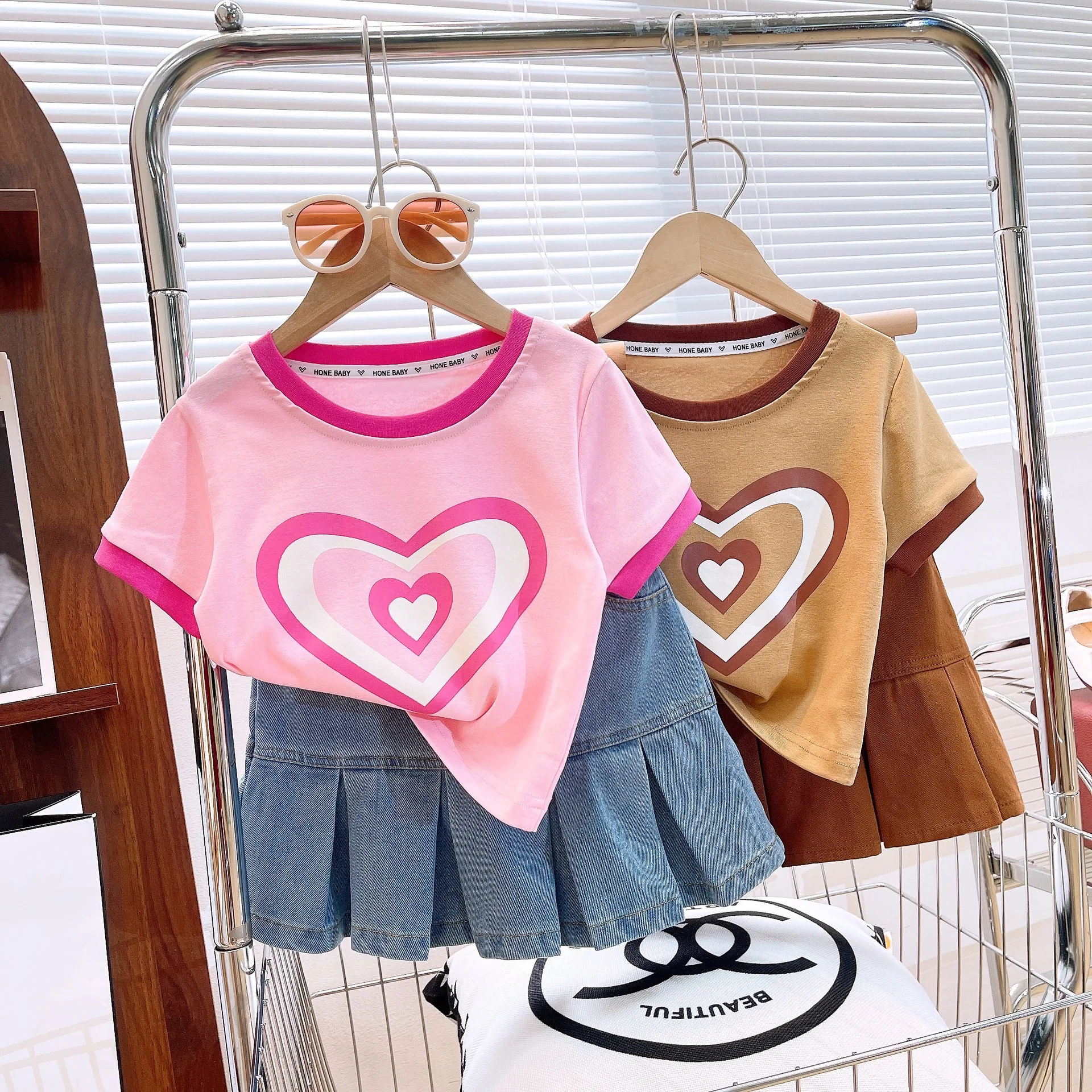 Spring/Summer Girls\' Set Small Heart Short sleeved Top+Versatile Folded Half Skirt Fashion Kids Outfit Children Clothing Suit