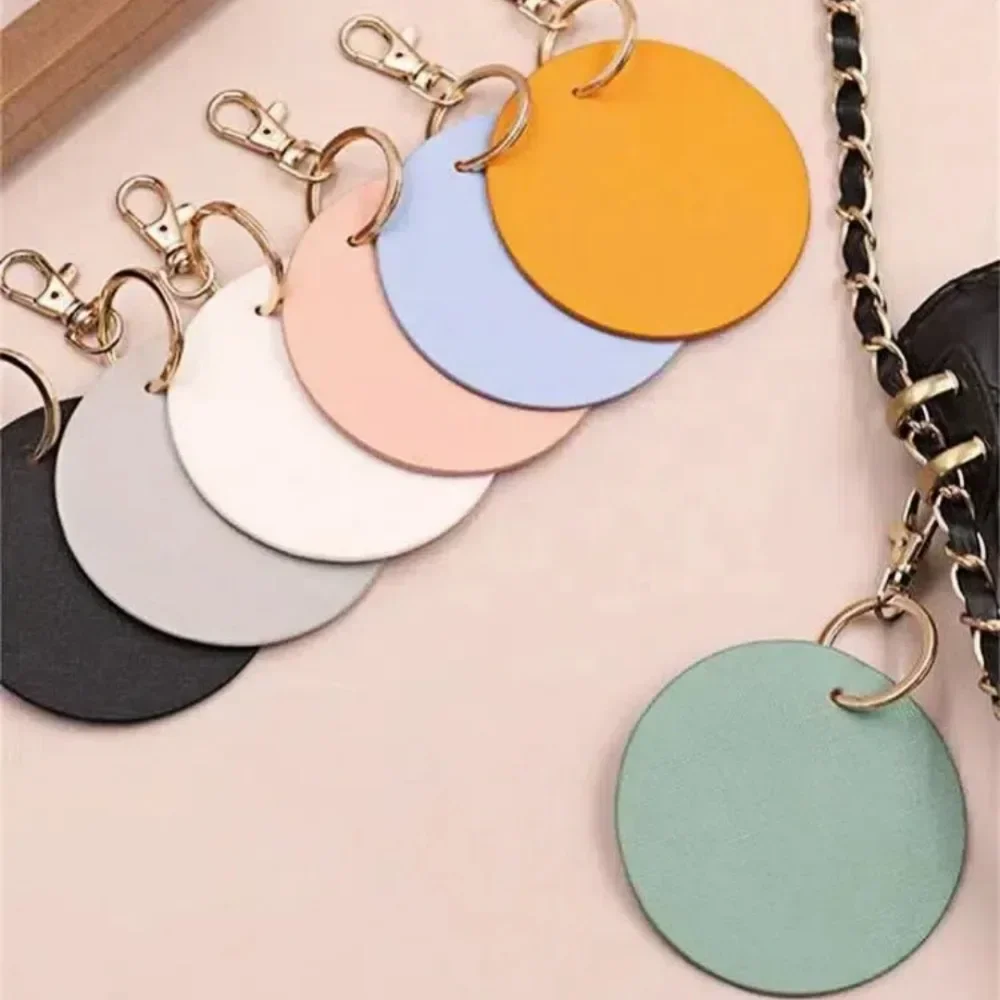 Customized Logo Name Personalized Round Leather Keychain Hot Stamping Keyring Carving Key Chain for Women Handbag Pendant Gift