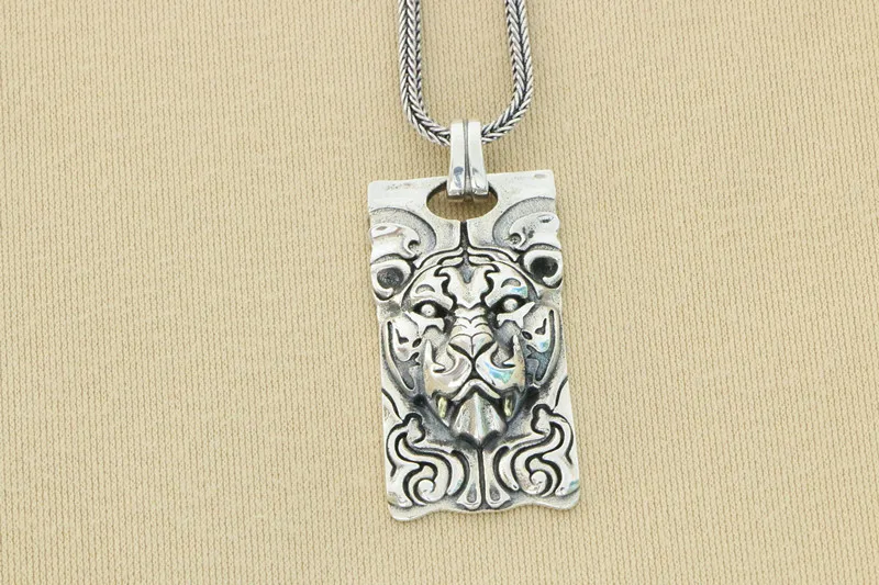 Sterling silver relief tiger head pendant tag retro male and female personality domineering trendsetter China-Chic silver jewelr