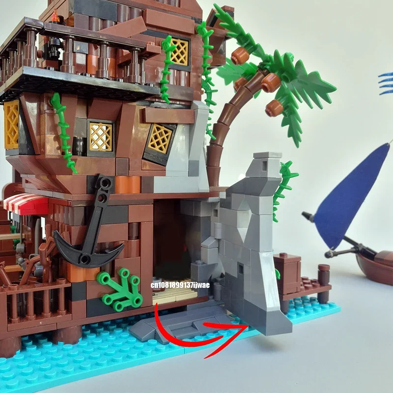 New 1038PCS medieval Pirate MOC Sin Island Keg Cutlass inn model DIY creative ideas child Toy Assembly Puzzle birthday Gift