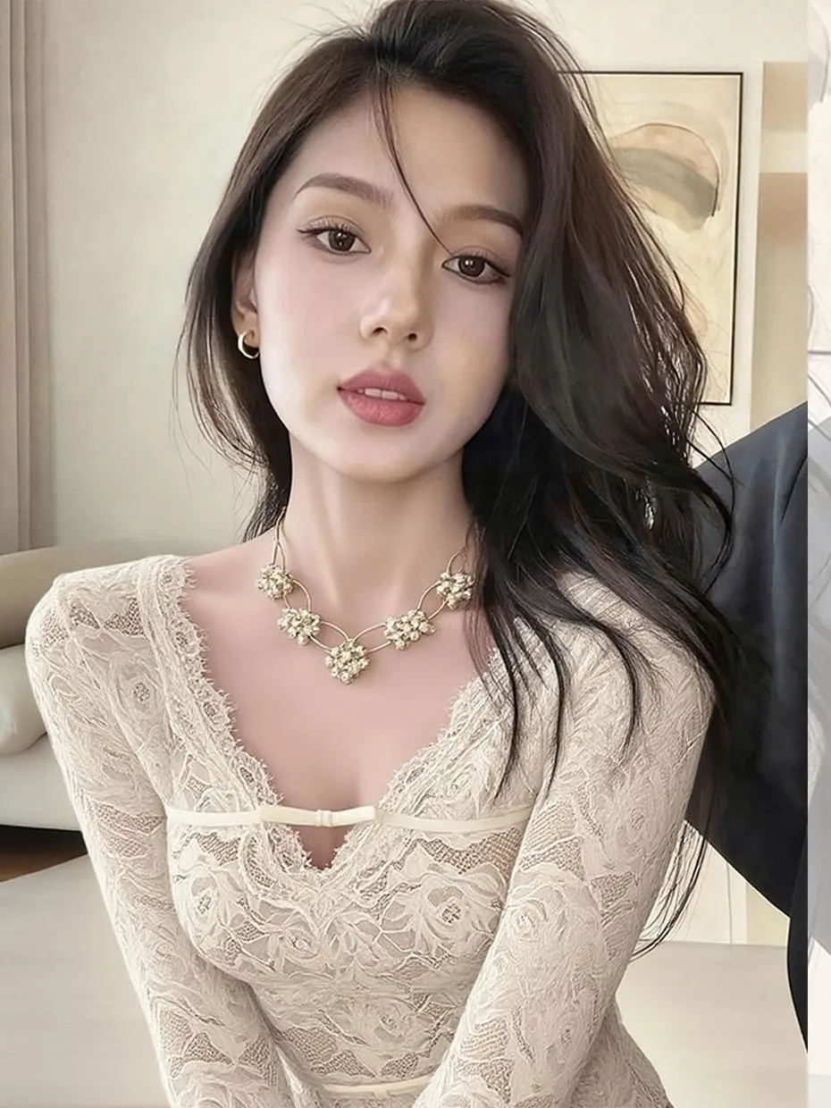 

Женская облегающая блузка с V-образным вырезом и кружевом, с вырезами, красивый топ для любого сезона и случая