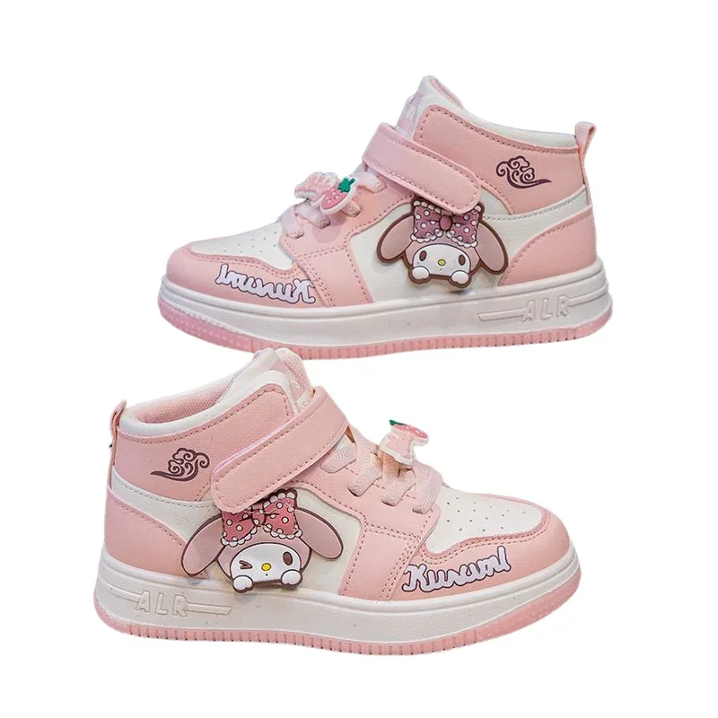 Scarpe casual da ragazza Sanrio Kuromi Cartoon Scarpe da ginnastica per bambini in pelle antiscivolo resistenti all'acqua Scarpe da esterno traspiranti con fondo alto e morbido Novità