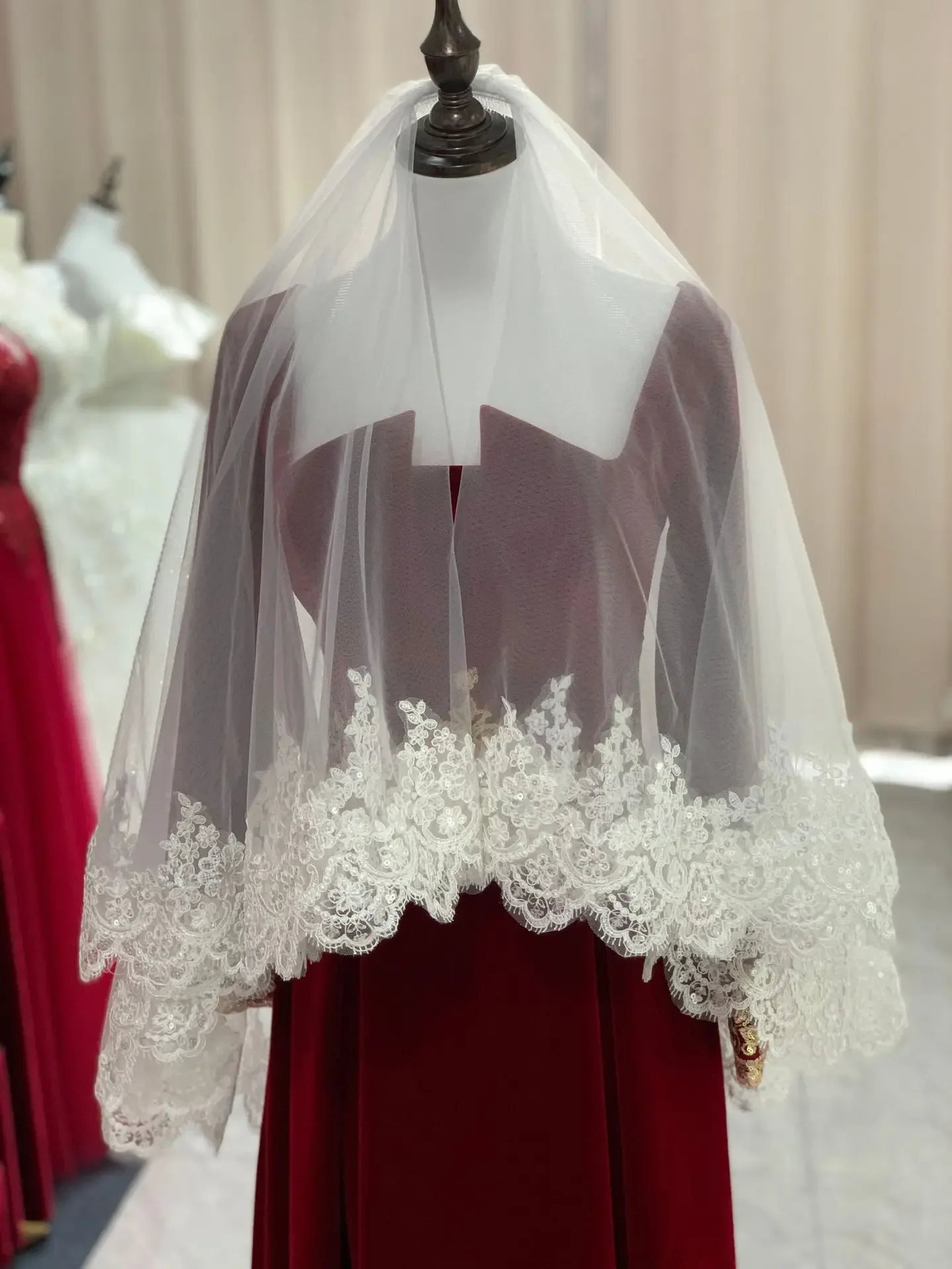 Vestido de casamento véu branco de duas camadas com lantejoulas renda véu de casamento europeu e americano cocar de noiva