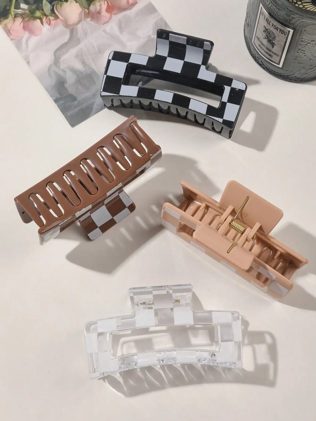 1/4Pcs Schwarz Weiß Karierten Rechteck Haar Klaue Clips Für Frauen Mädchen Mode Glänzend Shark Clips Winter Haar zubehör Geschenk – Detail 1