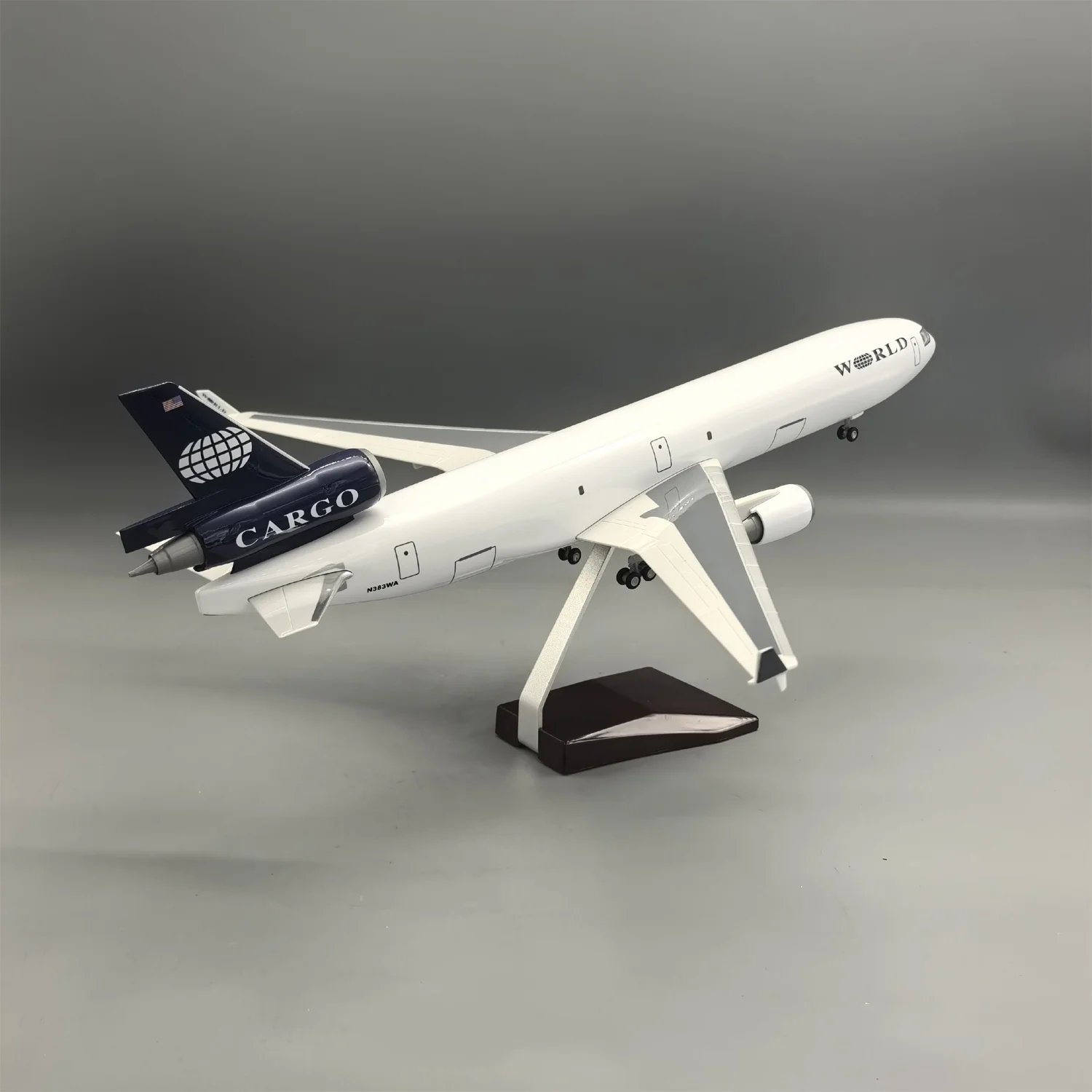 MD11 Plane Model 47CM world cargo Collectible airplane resin With Wheels Souvenir Hobby Collection gift By Aviation