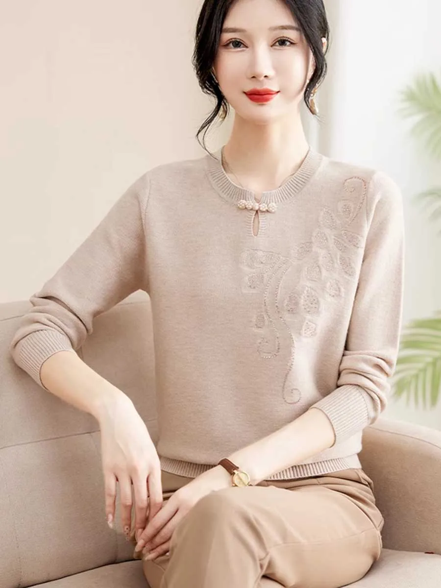 

Knitted Camere Base irt Embroidered Floral Loose Fit Mid-aged And ly Women's Faion Autumn Winter New Sle