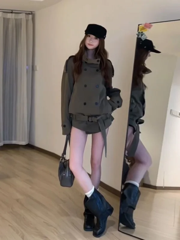 

Retro Stand Collar Double Buttoned Women's Coat Loose Fit Fashionable Autumn Outerwear Versatile Small Size Silhouette
