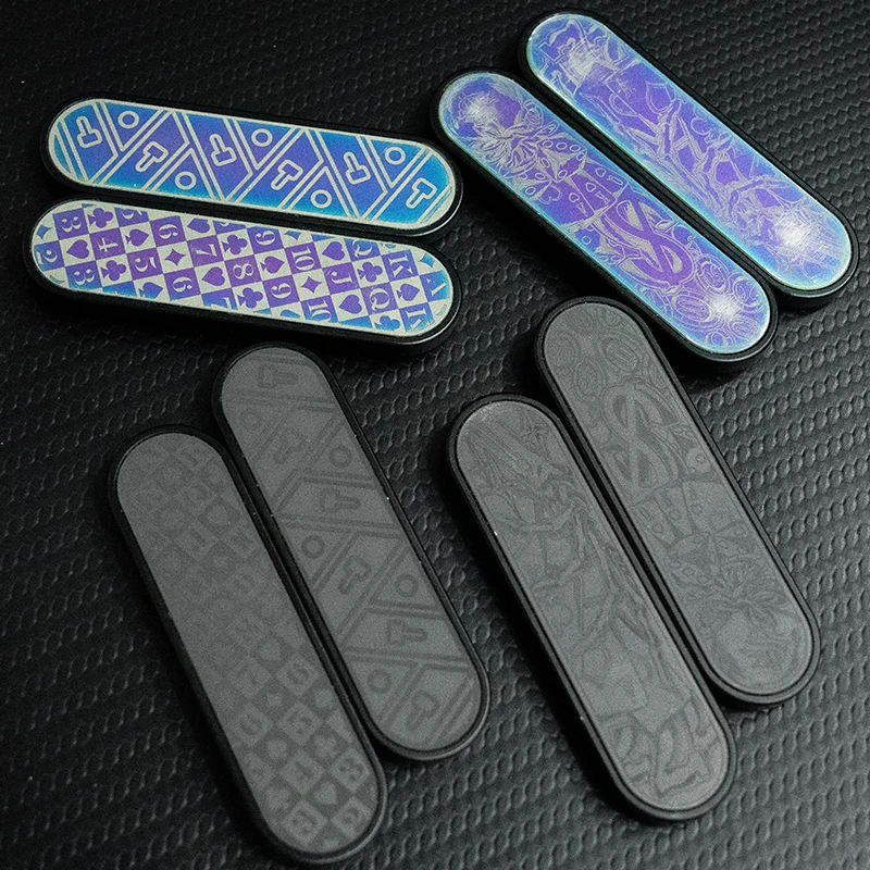 Antiguo día de hierro EDC Guandan Mini tarjeta mecánica magnética Slinging Metal dedo tarjeta empujando descompresión juguete de escritorio