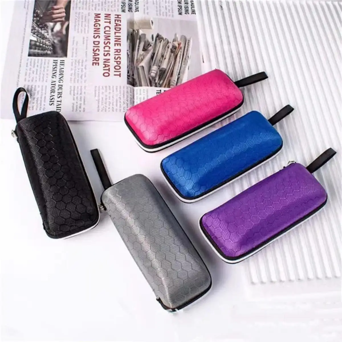 1pc Honeycomb Pattern Glasses Case Minimalist Hard Eyewear Protector Zipper Eyeglasses Storage Box（Blue/Rose/Grey/Purple/Black）