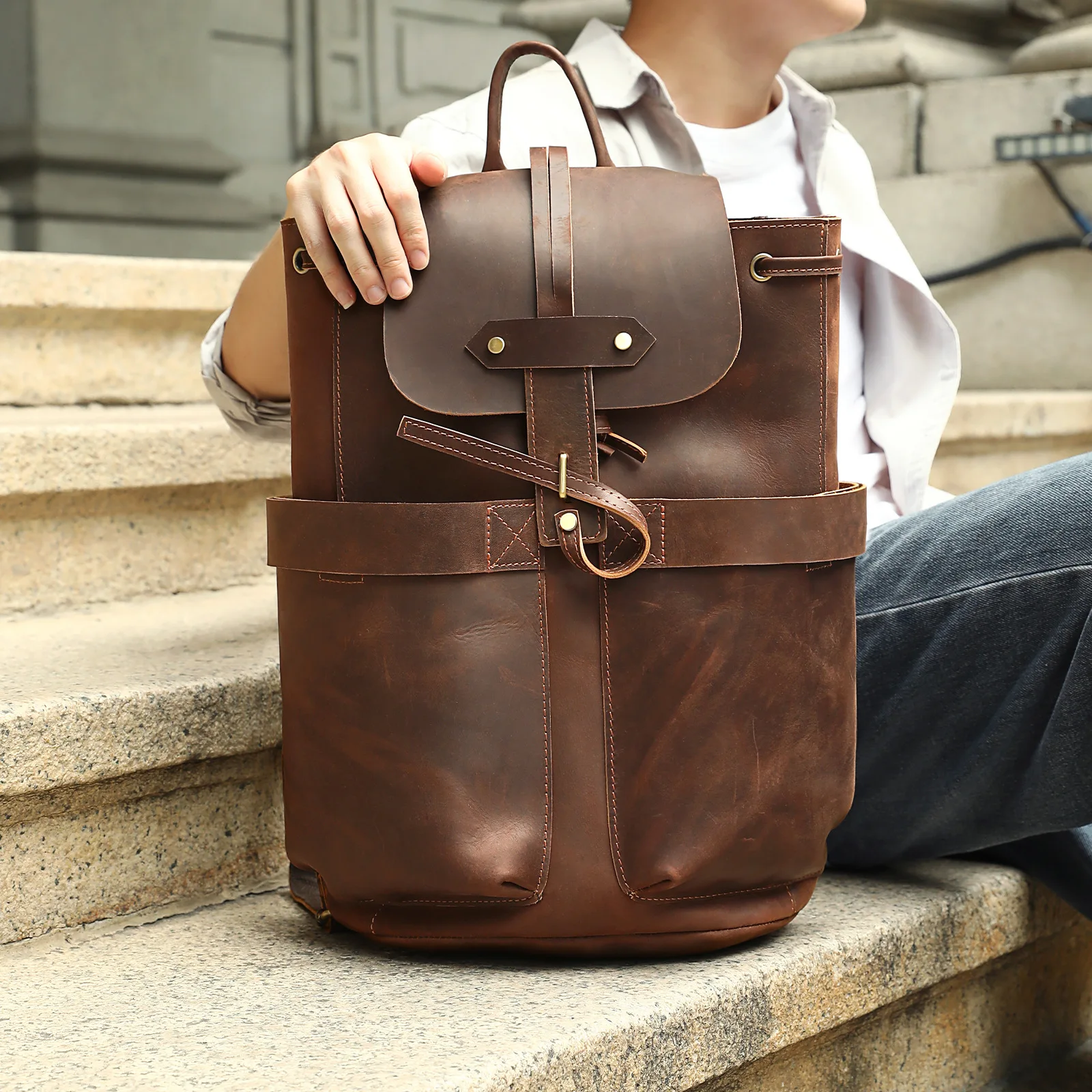 New Men's Genuine Leather Backpack Top Layer Cowhide Outdoor Travel Shoulder Bag American Retro Style 16 Inch Laptop Compartment
