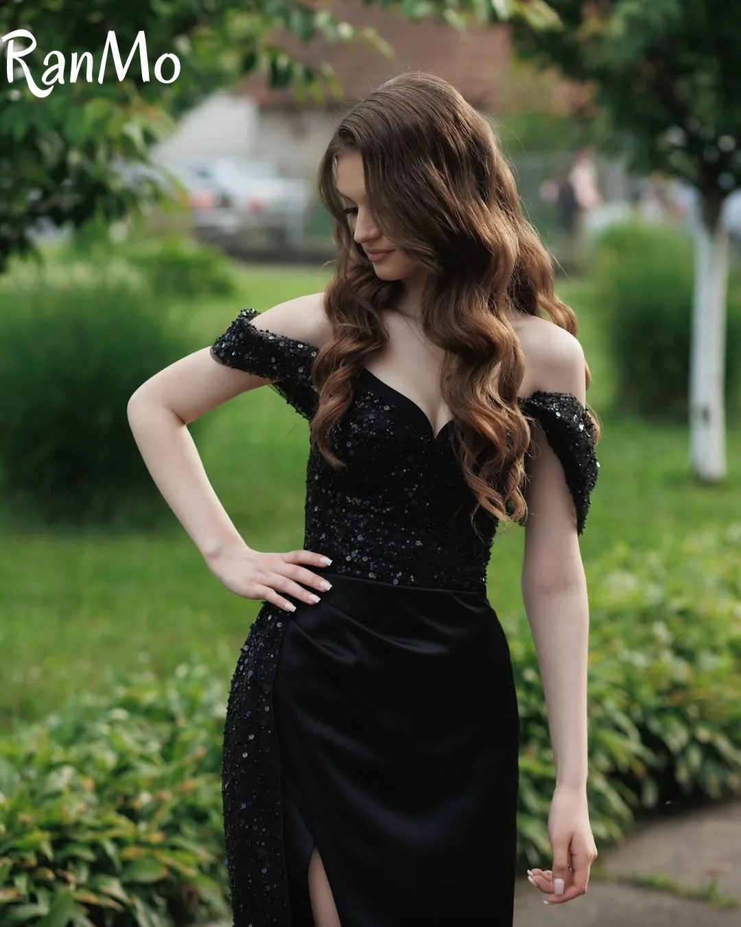 فستان سهرة جديد من Ranmo لامع للحفلات الراقصة حورية البحر ترتر فتحة جانبية بدون أكمام بدون أكتاف طول الأرض حسب الطلب