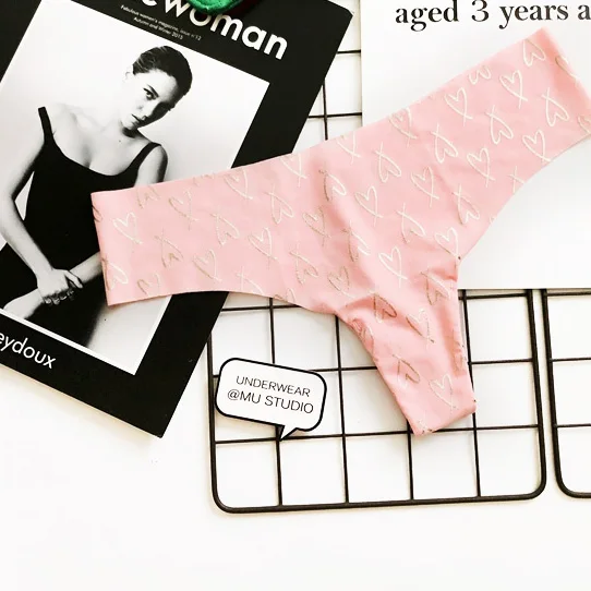 Fashional ผู้หญิงเซ็กซี่ชุดชั้นใน LOVE กางเกงไม่มีรอยต่อสุภาพสตรีผ้าไหมหวานหรูหราหญิงด่วนแห้งเซ็กซี่สตรีชุดชั้นใน