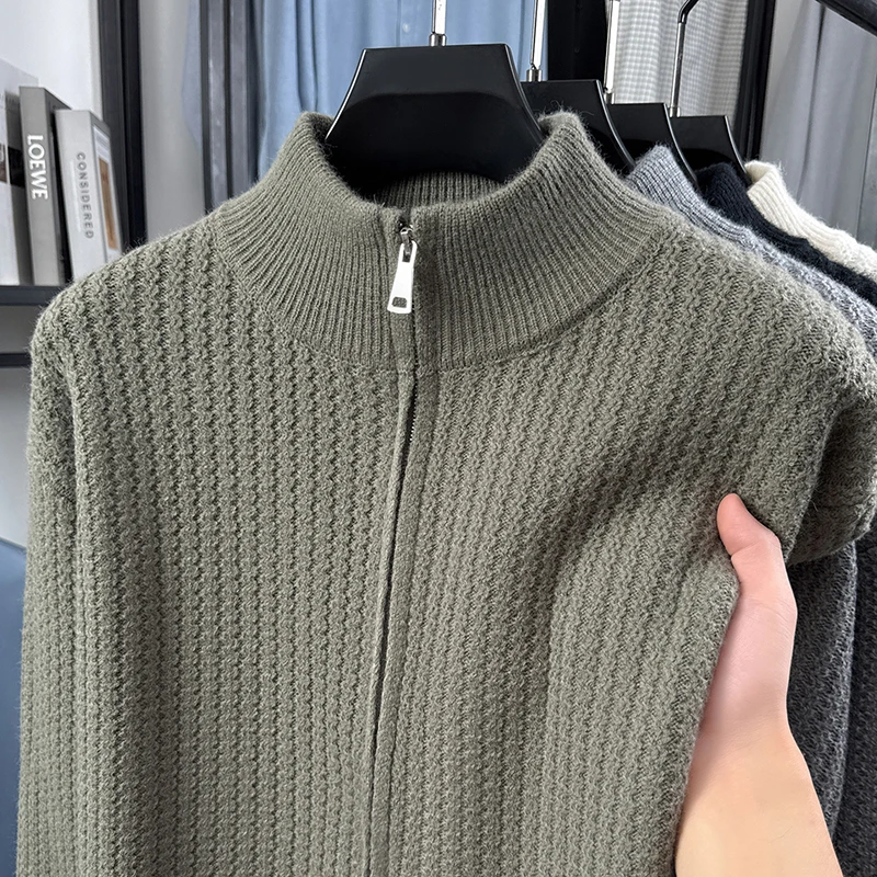 Hochwertiger Herbst-Winter Strick-Cardigan Designer-Neuheit Schlichter Lässiger Herren-Reißverschluss-Pullover mit Stehkragen Klassischer Jacquard Trendiger Sweater-Mantel – Detail 6