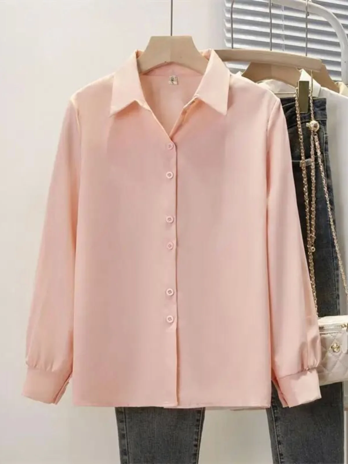 카라가 있는 루즈핏 긴팔 셔츠, 스트릿 스타일, 솔리드 컬러, 버튼업, 여성 패션 가을 컬렉션, 편안한 폴리에스터 소재