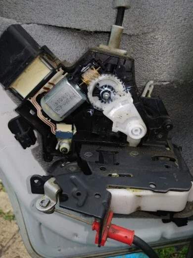 2pcs For Ford Focus Mazda M3 Land Rover Jaguar VOLVO S40 S80 XC70 Car Side Door Lock Motor Center Control Locking Power actuator