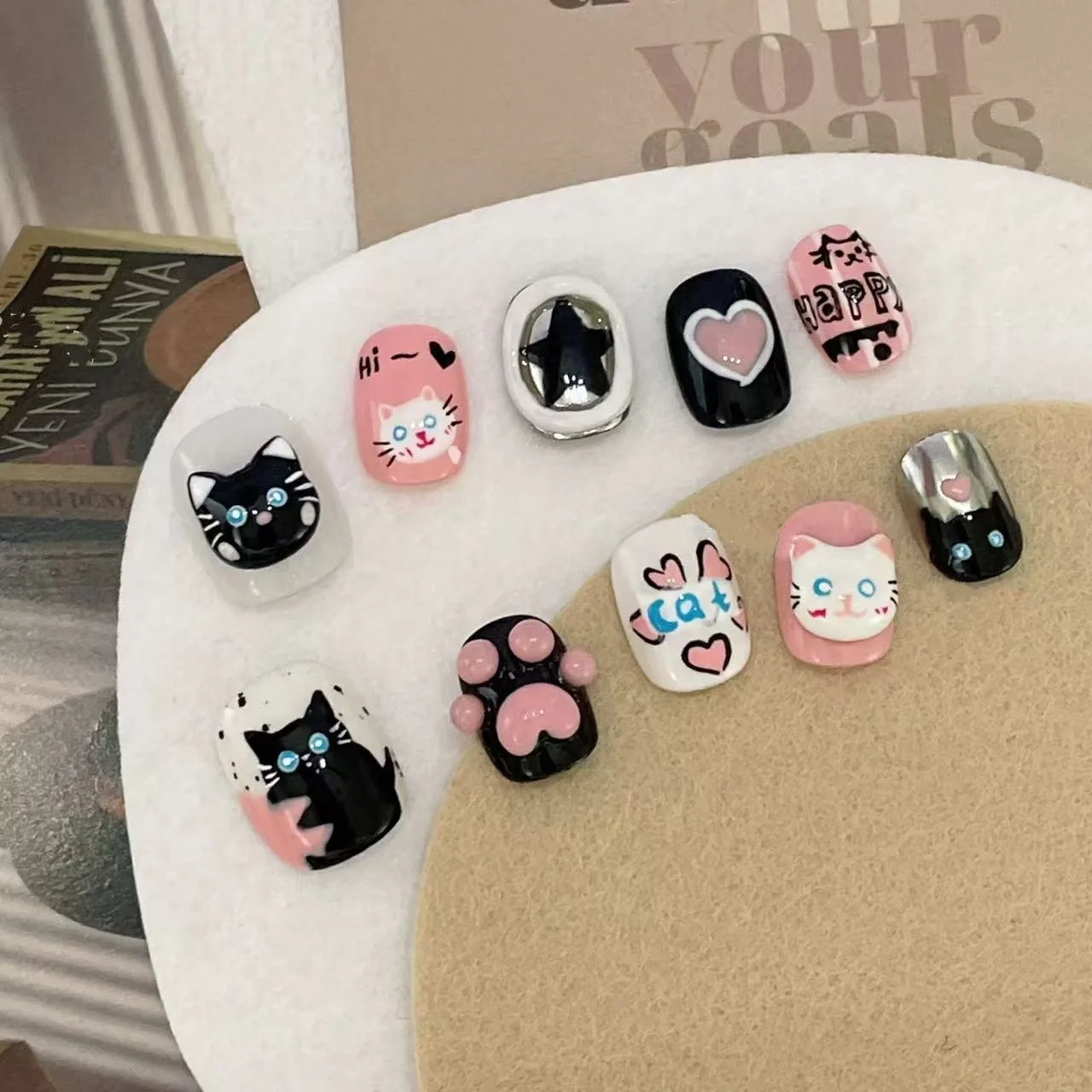 Cartoon Cute Black and White Kitten Short Press On Nails Handmade 3D Pink Cat Claw Fake Nail Patches