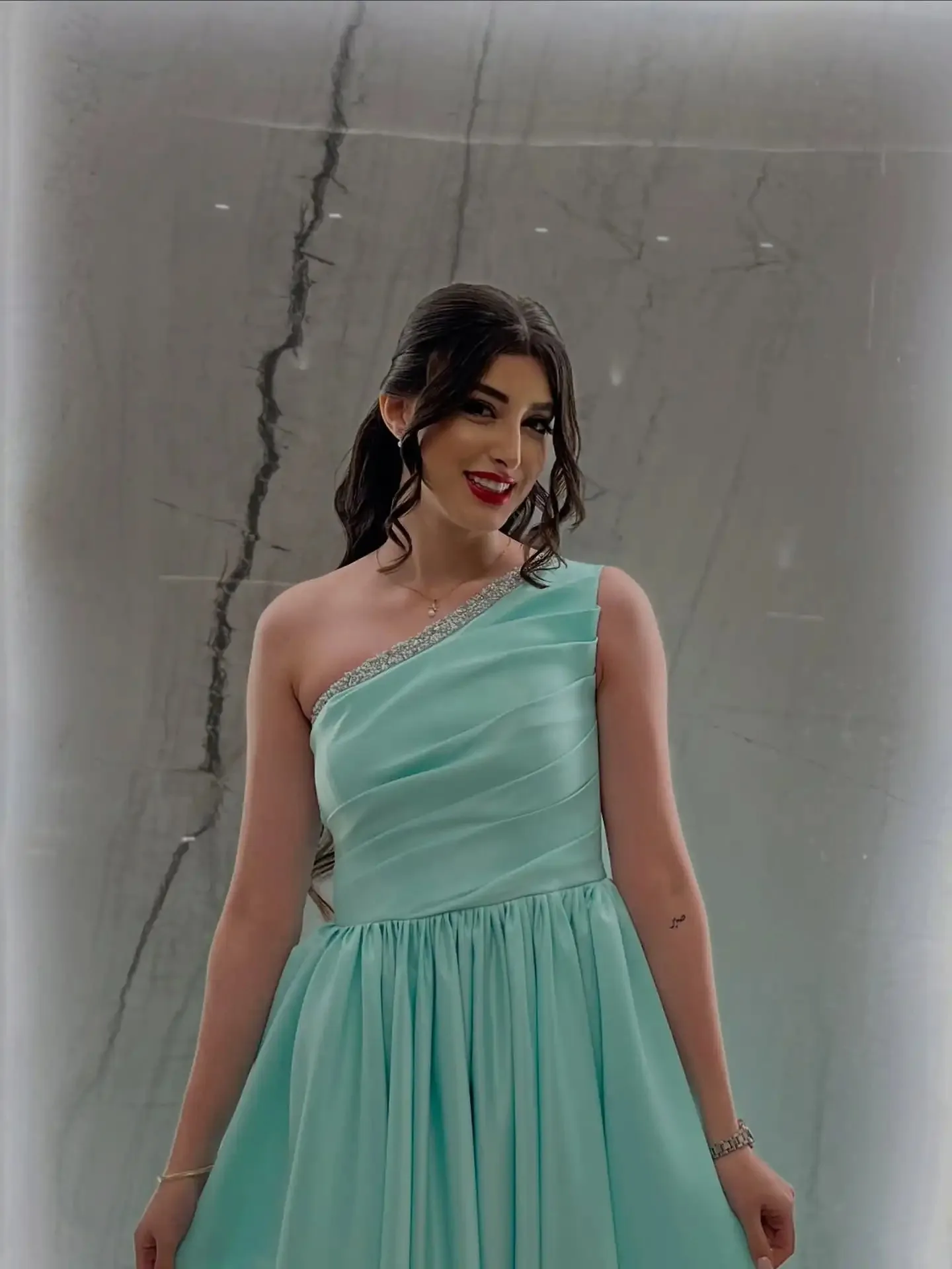 

Индивидуальный пошив: Мятно-зеленое вечернее платье на одно плечо с бисером, из атласа, для женщин, бальное, для выпускного вечера, официальных мероприятий, свадебных гостей, 2026