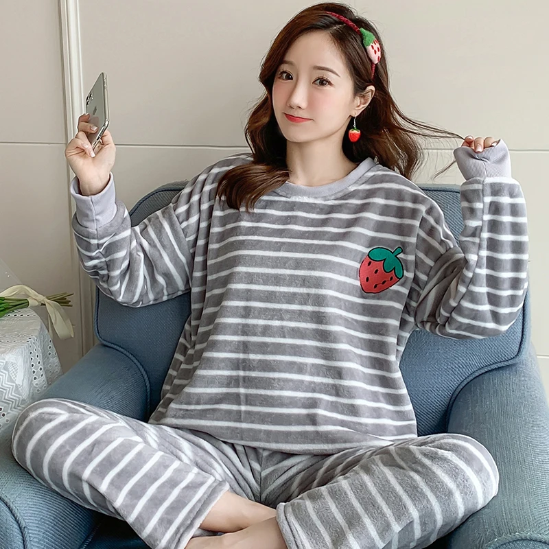 

2024 new autumn and winter flannel pajamas women's round neck pullover thickened embroidered coral fleece warm home clothes suit