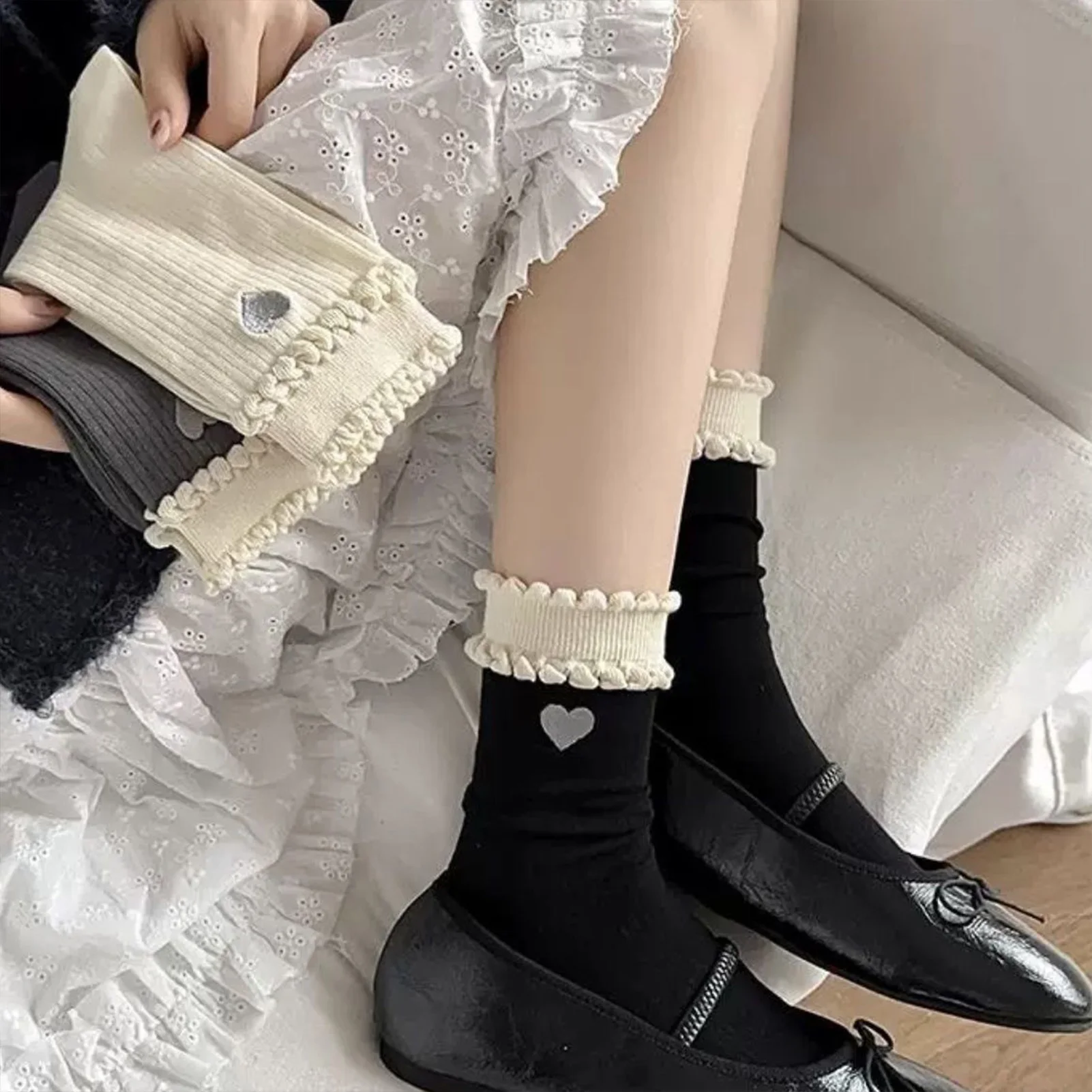 

Girls Autumn Trendy Socks Outdoor Cycling Riding Camping Travel Windproof Warm Socks Splicing Design Knitted Middle Socks 2025