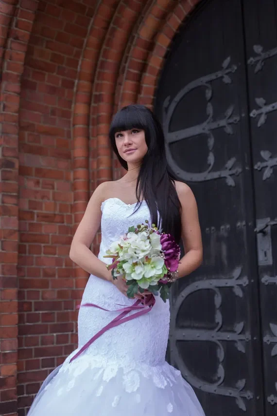 Vestido de novia de sirena de encaje con corsé y falda de tul Vestidos de novia elegantes hasta el suelo con escote en forma de corazón sin espalda blancos