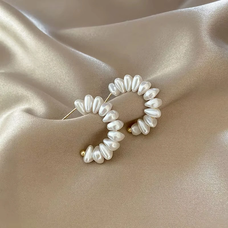 FTCY Retro Irregular Imitation Pearl Earring for Women C-shaped Baroque Pearl Hoop Earrings Girl\'s Trendy Jewelry Elegant Gift