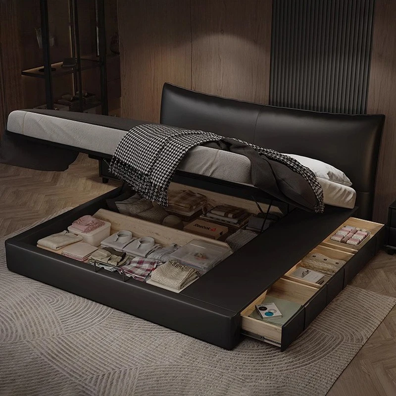 Moderne, einfache kleine Wohnung mit Doppelbett