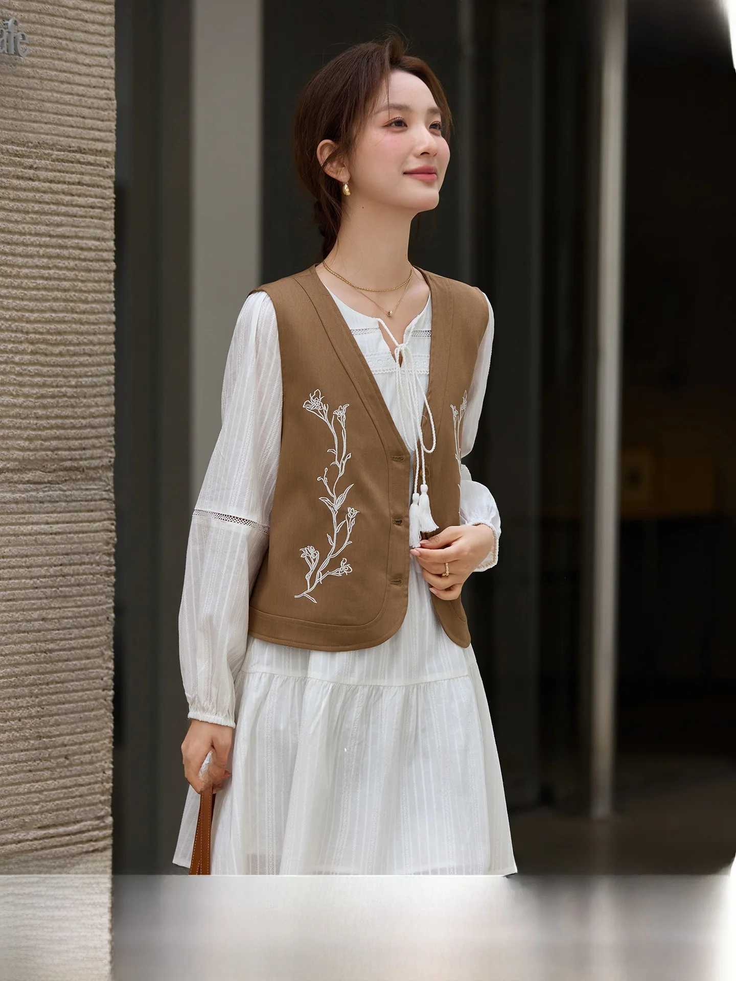 

n Sle Embroidered Vest And Dr Set Women's Faion Spring Collection Two-Piece Suit V-Ne Long Sve Casual Wear
