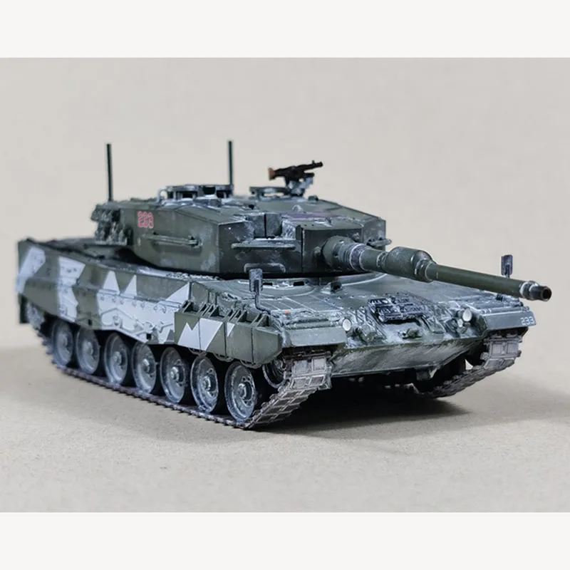 

Norwegian Leopard 2A4 main battle tank snow painting model 1:72 scale alloy and plastic gift collection simulation display